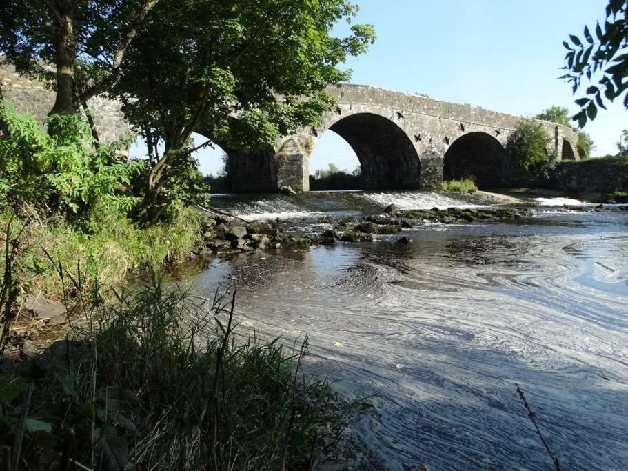 Moyola River Cottage Magherafelt Eksteriør billede